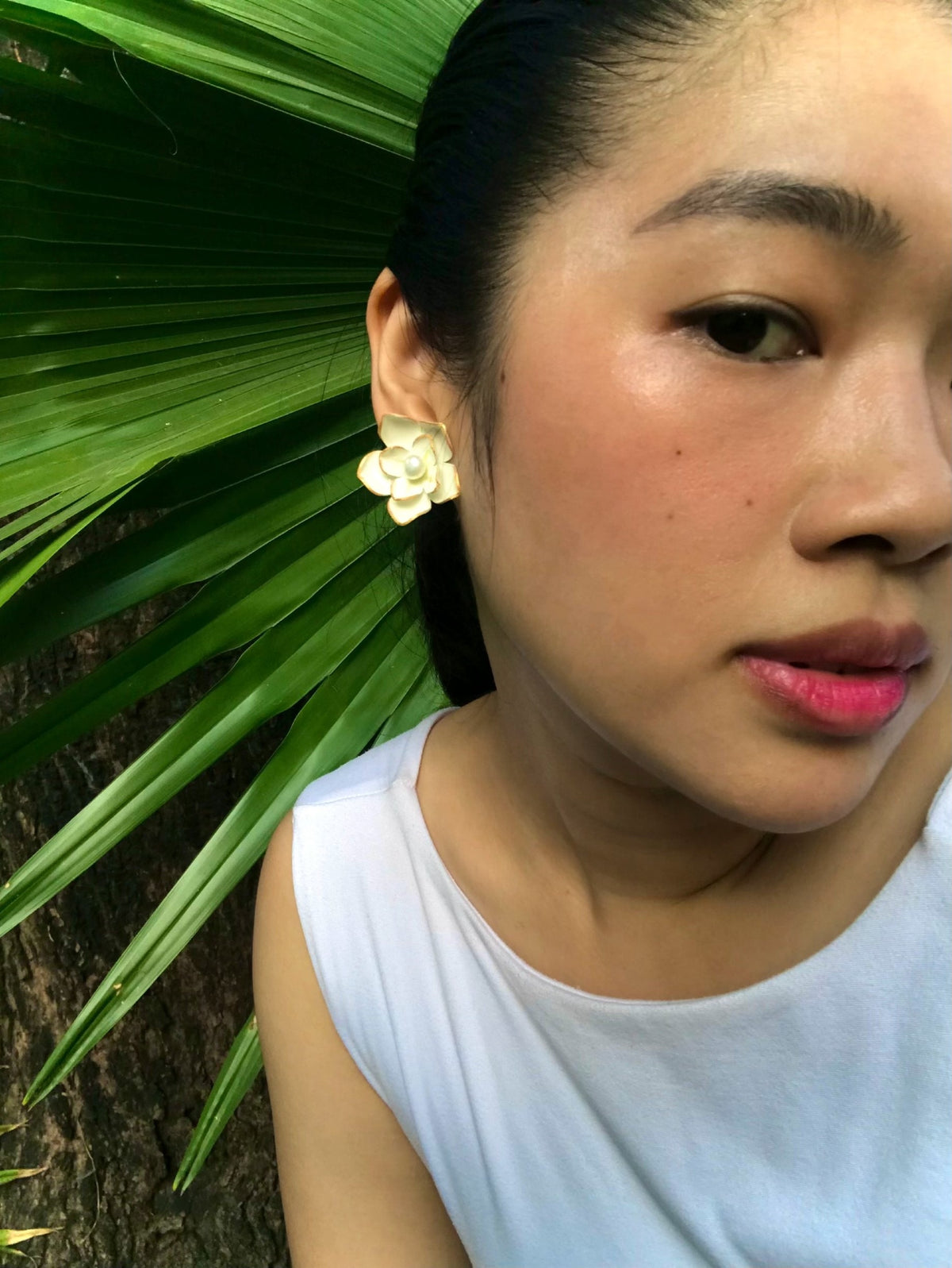 Florette Earrings - Ivory White